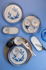 Hermia NPMOD14KH880800 Juego de Desayuno de Porcelana 14 Piezas Crema y Azul Apto Microondas y Lavavajillas
